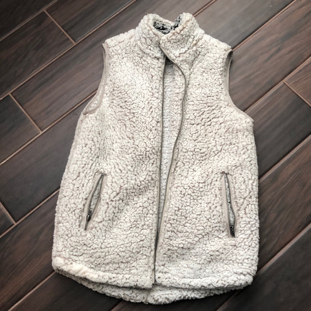 Thread and Supply Sherpa vest size small